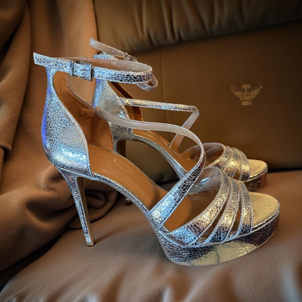 Jessica Simpson NWOT Sz 12M Elegant Silver Strappy Stiletto Heels Shoes (SH048)